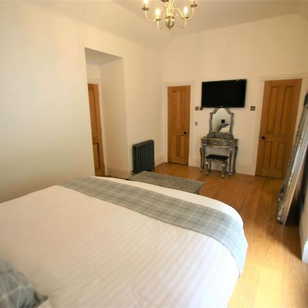 Historic Baronial Lodge With Parking, Aberdeen City Centre Екстер'єр фото